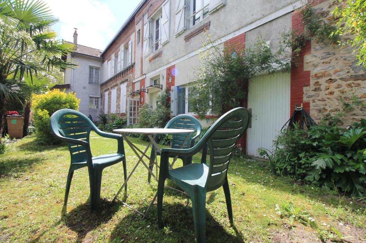 Disponible - Appartement Entier - Ligne H 15Mn Paris-Gare Du Nord, Parking Rue Gratuit, 4 Pers, Station De Train En Face Toutes Les 15Mn, Hippodrome, Cdfas, Universite, Borne Electrique, 1Er Etage Eaubonne Eksteriør bilde